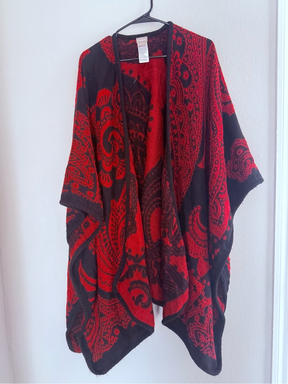 Chicos Red Black Paisley Knit Poncho Shawl Sweater Women’s One Size